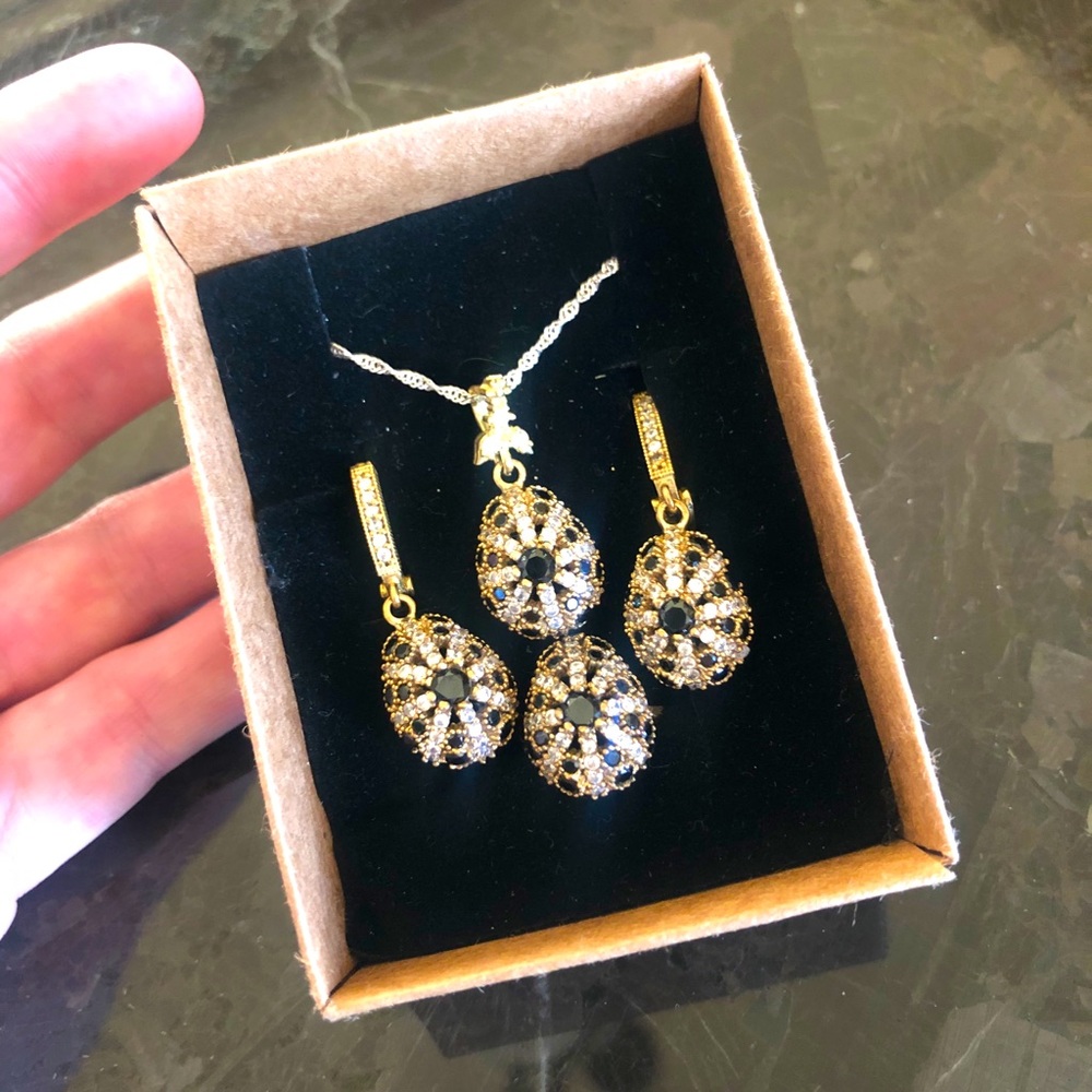 Gorgeous Gold and Black Diamanté Set